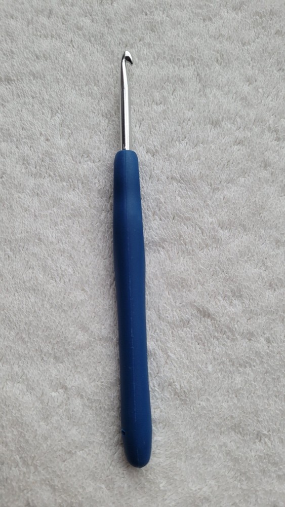 Preowned Willow (Blue) Wooble Ergonomic Crochet Hook