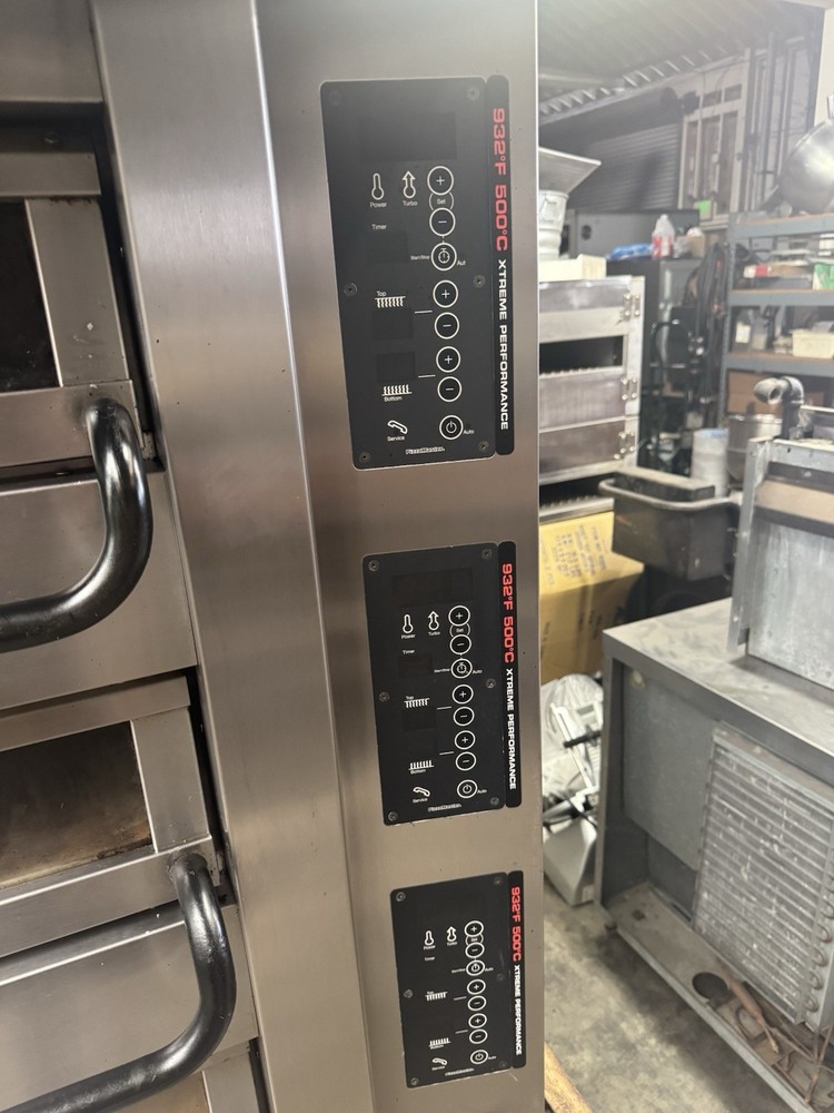 PizzaMaster PM 933ED Electric Triple Stack Pizza Oven