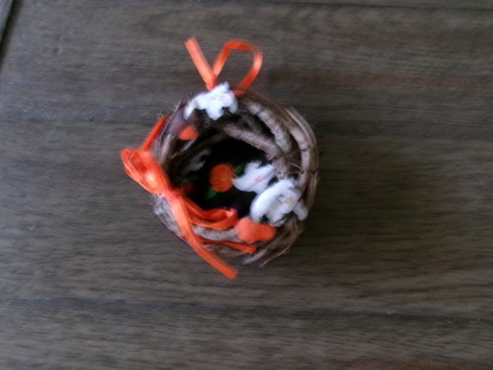 HALLOWEEN Mini Wreath ORNAMENTS OR REFRIGERATOR MAGNETS