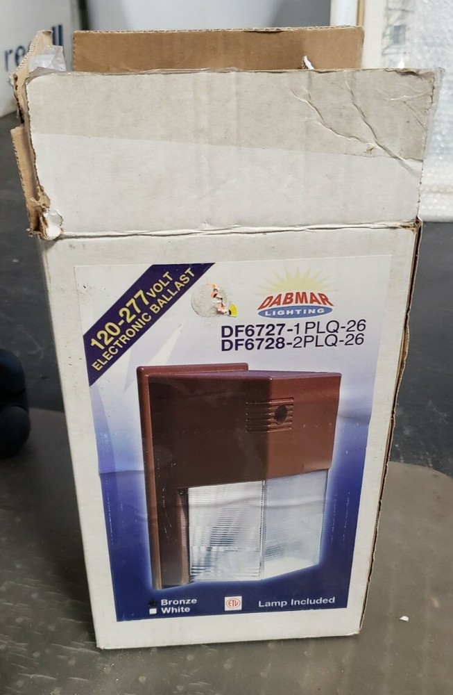 New DABMAR LIGHTING DF6728-BZ Polycarbonate Surface Mounted 120-277 V 52 watts