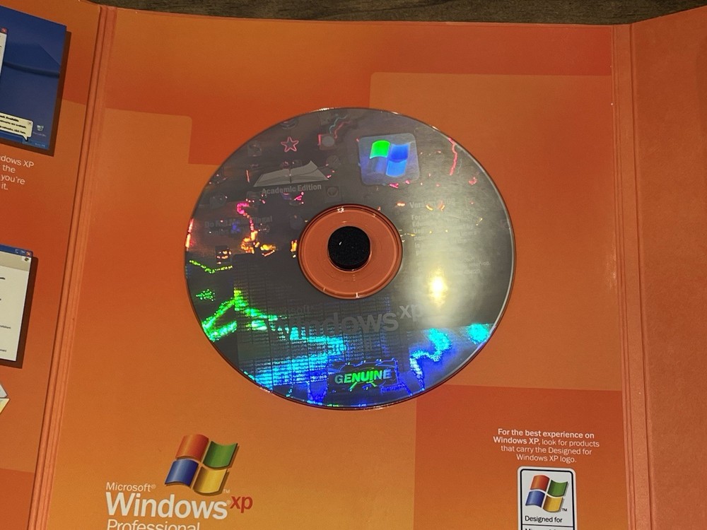 Microsoft Windows XP Professional Student Upgrade Version 2002 W/ Product Key