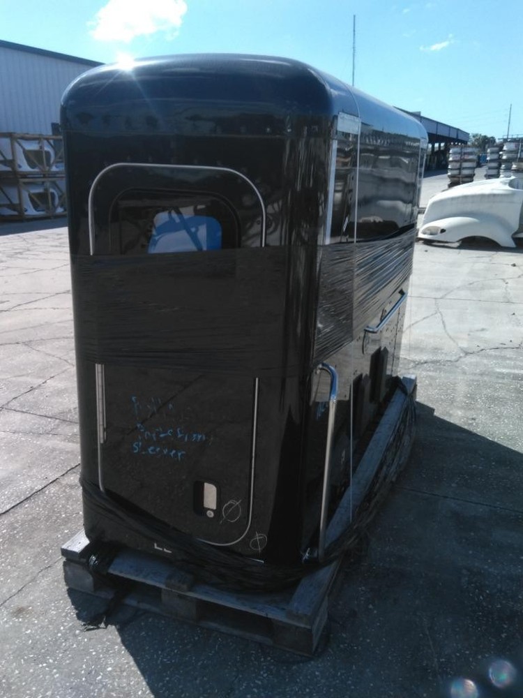 Replaces PETERBILT 567 SLEEPER , FL