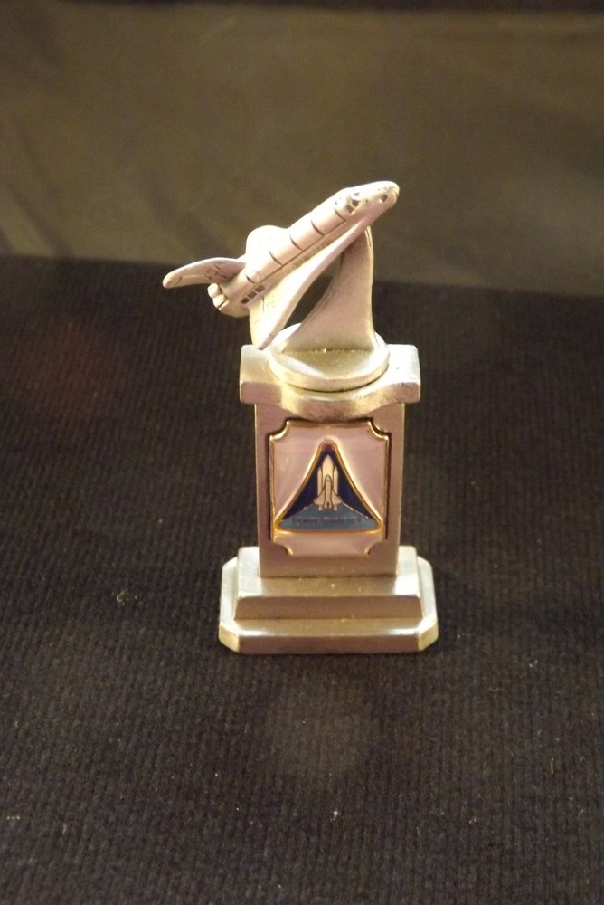 Space Shuttle Statue Paper Weight Award No Maker Marks Silver Toned Tail Bent