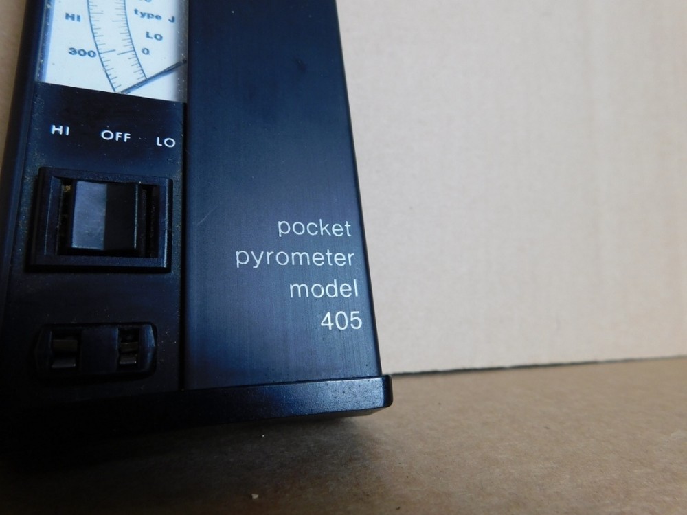 SYSCON International -- Pocket Pyrometer -- Model 405