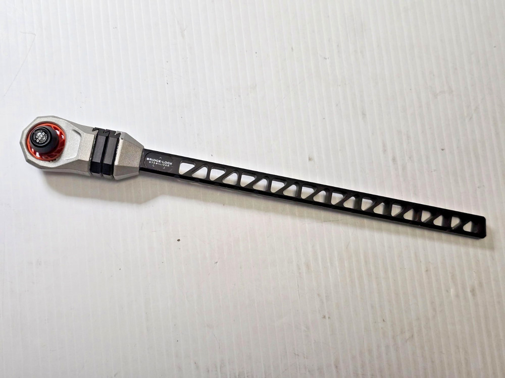 Mathews Bridge-Lock Stabilizer - 10" BLACK/SILVER (special color)