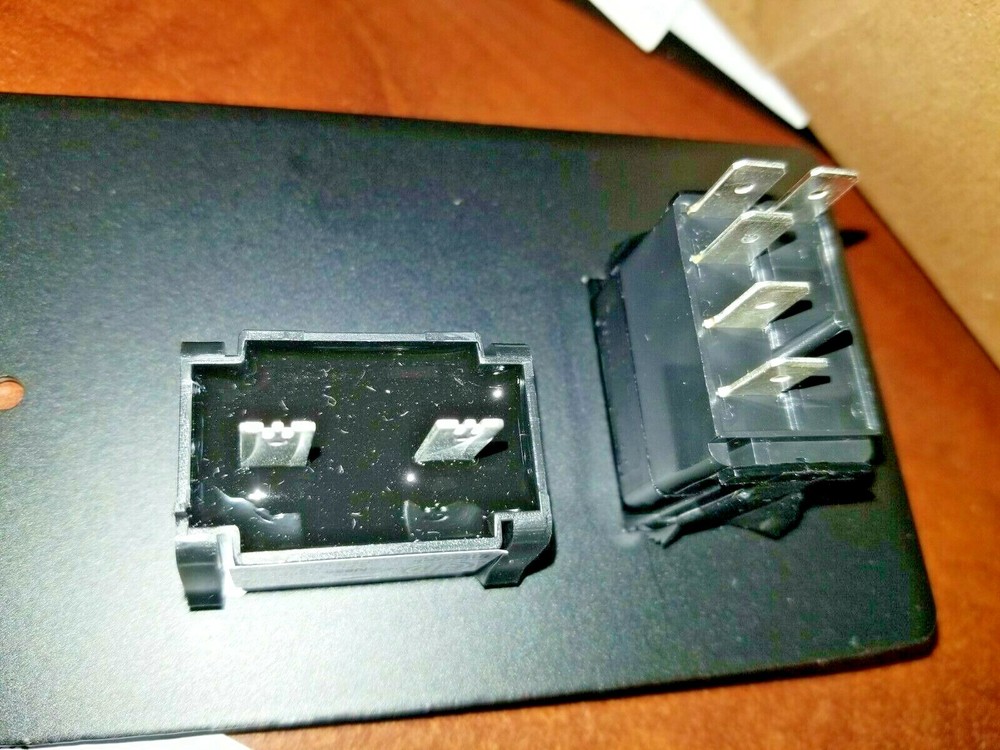 ONAN DIESEL SILENT REMOTE START SWITCH & DIGITAL HOUR METER QUIET 12V PANEL