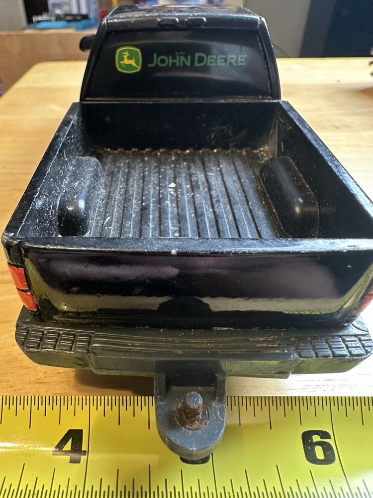 John Deere Lot: 6 Different Large Pieces