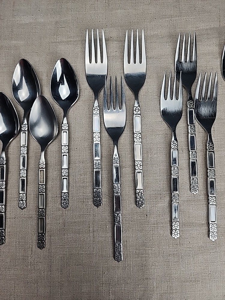 19 Piece Oneida Community Madeid NO Black Stainless Flatware