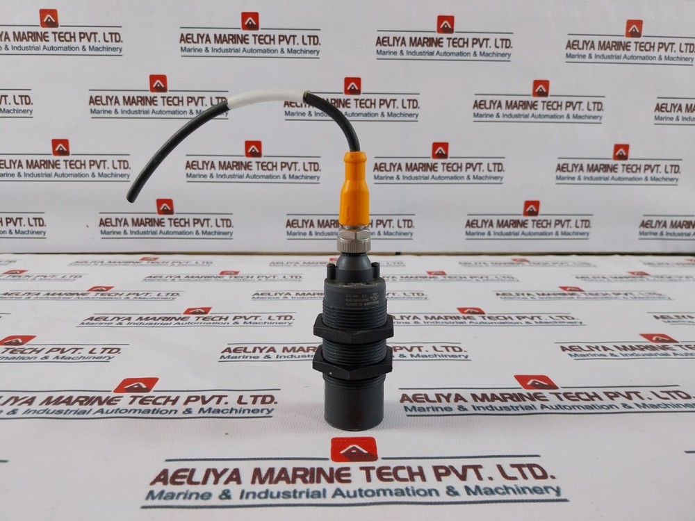 Balluff BCS007Y Capacitive Level Sensor
