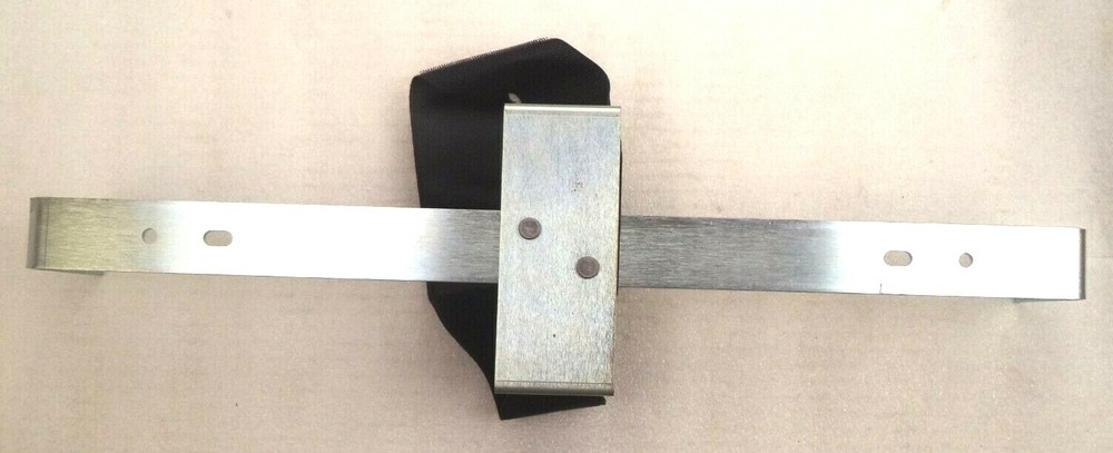 18-in Fire Extinguisher Storage Wall Mount w/Quick Release Strap FE-1