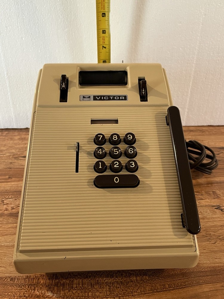 Vintage Victor Comptometer Adding Machine Model 7 82 54