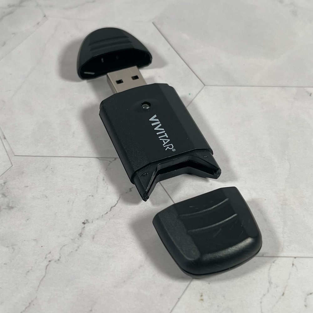 Vivitar High Speed USB 2.0 PC MAC Plug and Play SD/SDHC Memory Card Reader