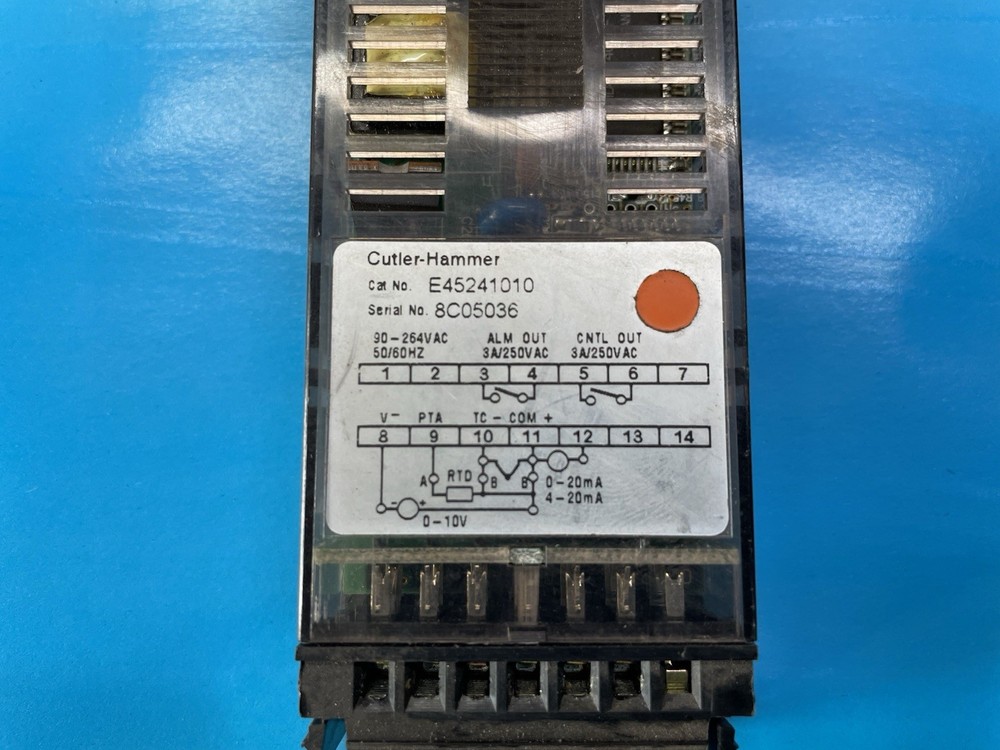 Cutler-Hammer E45241010 Temperature Controller