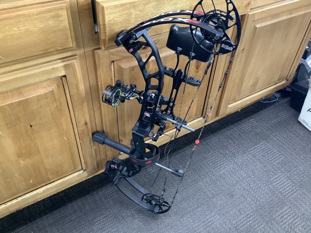 PSE EVO XF30 Right Handed Black Compound Bow