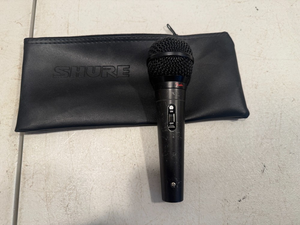 Fender P-51 Microphone in Shure Case