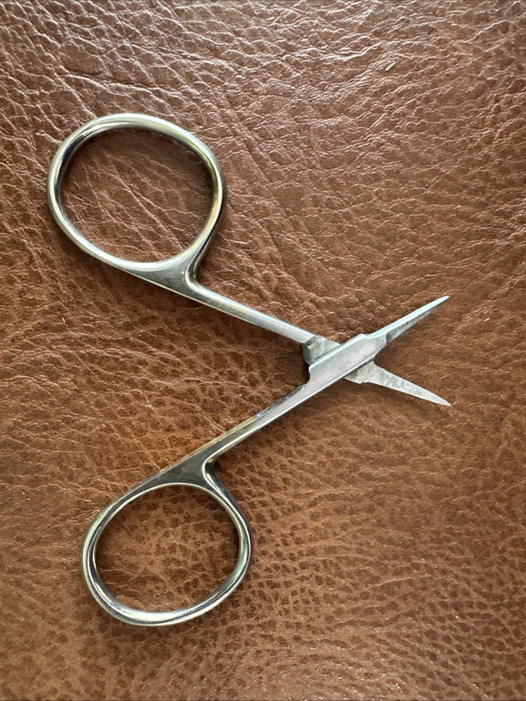 Fly Tying Kit Used. Great For Beginner.