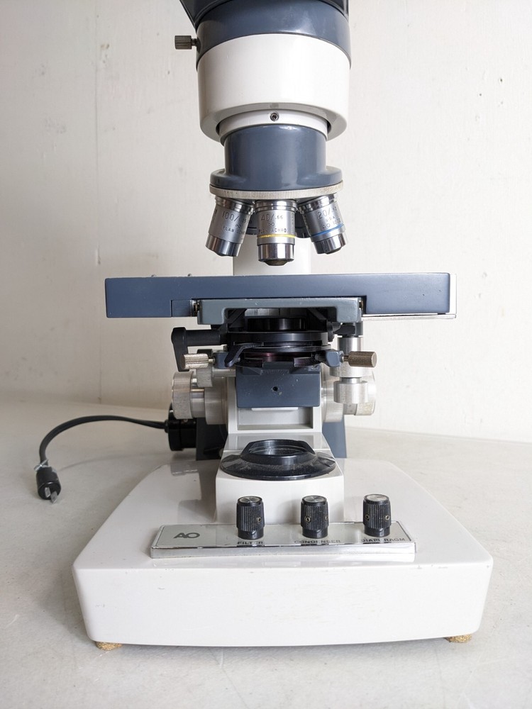 American Optical illuminator Model 1135 Teaching Assistant Microscope