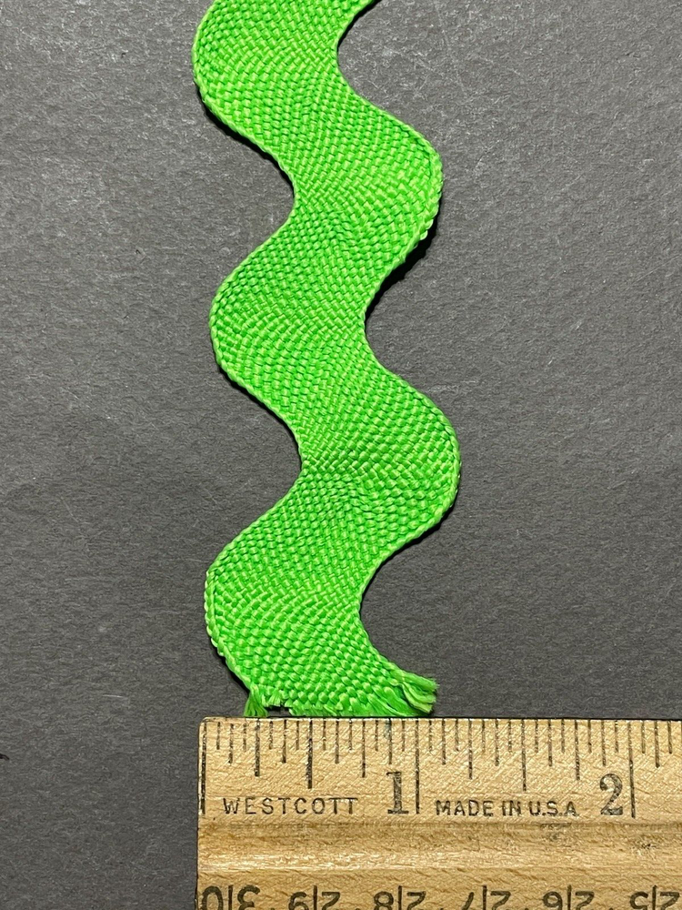 TRIMTEX BASIC 1 1/4" APPLE GREEN MAXI POLY RICK RACK 11 YDS