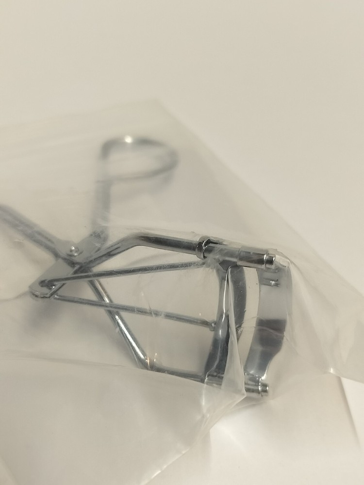 Eyelash Curler Regular Size Color Silver New