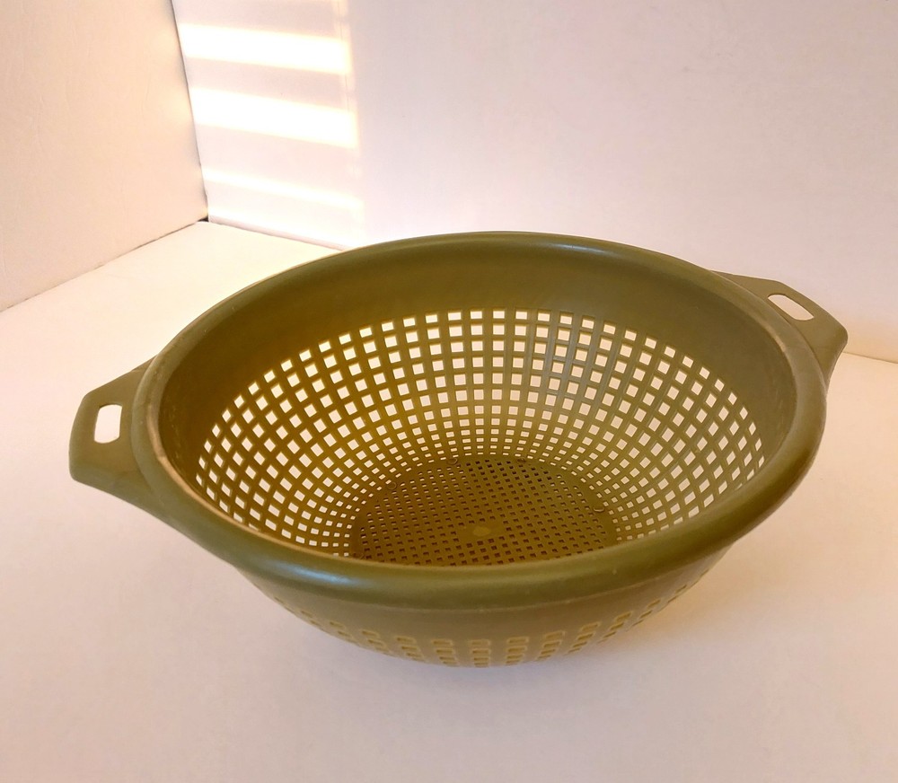 Vtg. Andy Gard Grammacore Avocado Green Plastic Seive Strainer