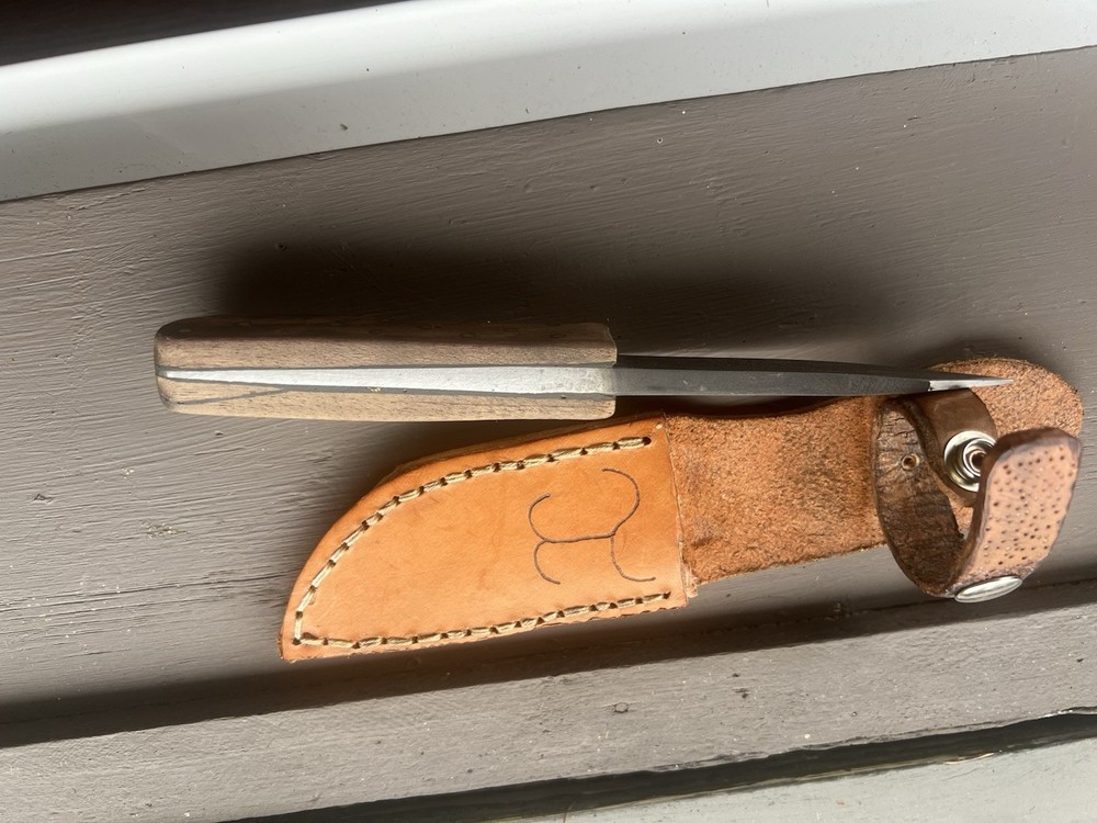 ￼ Vintage Drop Point Hunter