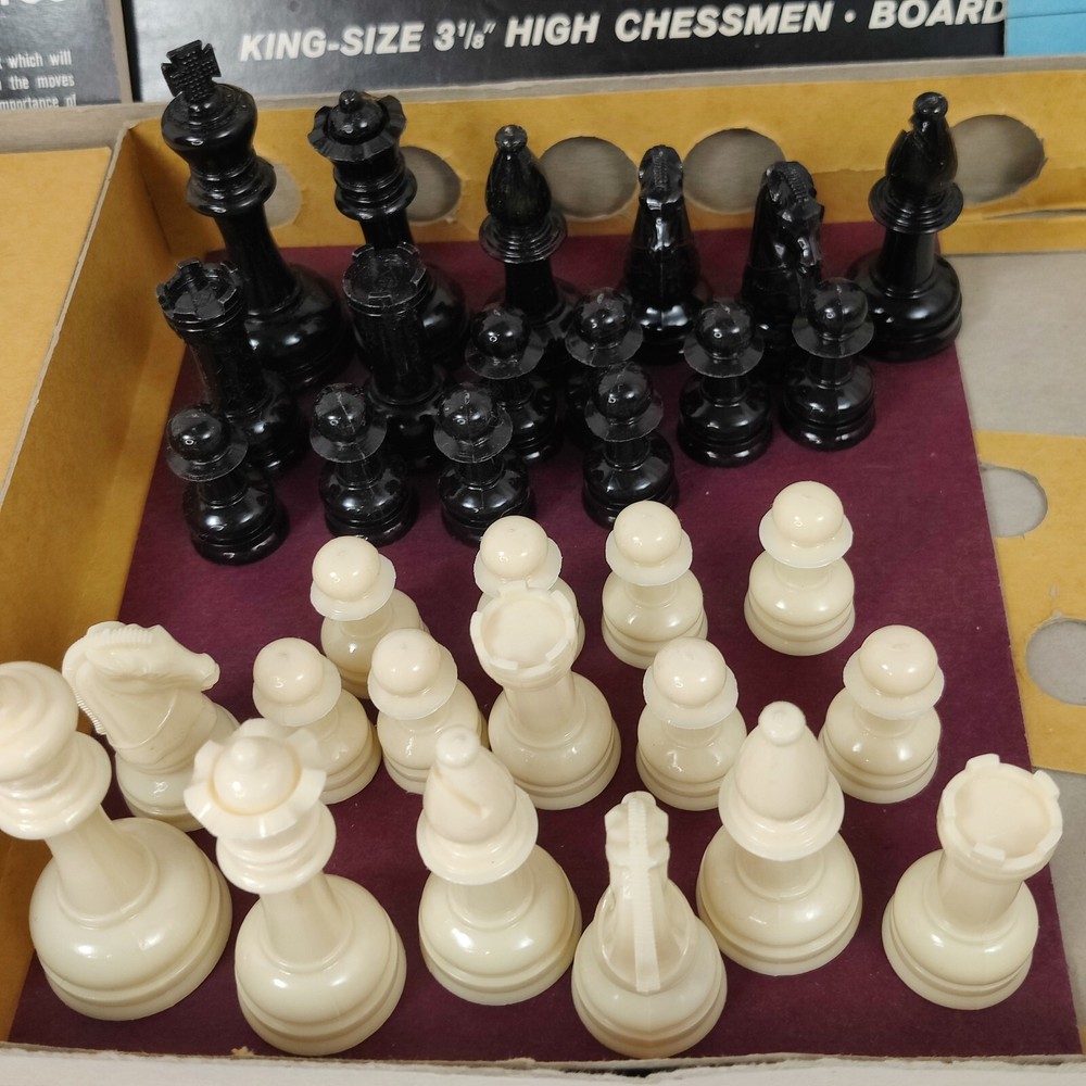 Vintage E.S. Lowe Company CHESS TUTOR 1955 game