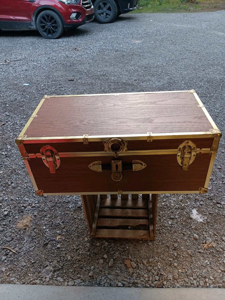 storage trunk footlocker