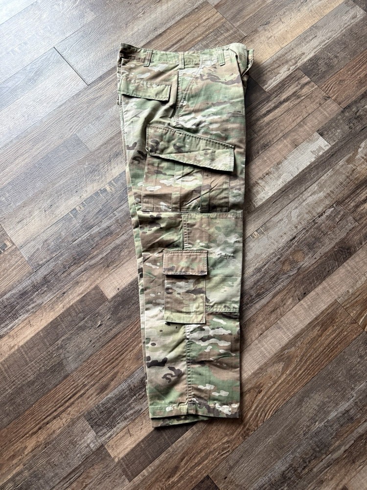 OCP PANTS SMALL SHORT USED