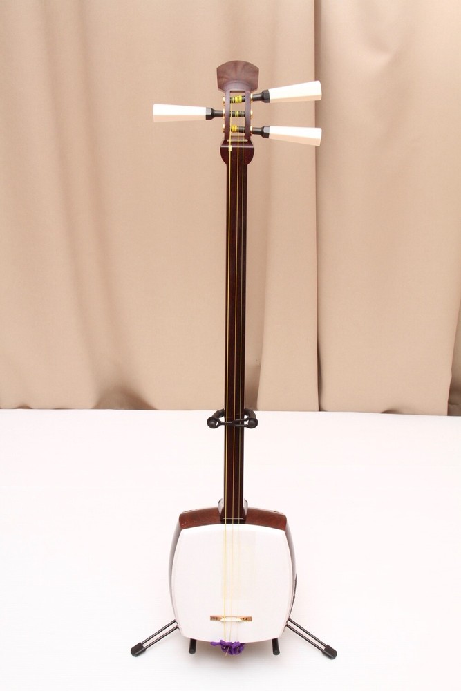 Shamisen stand