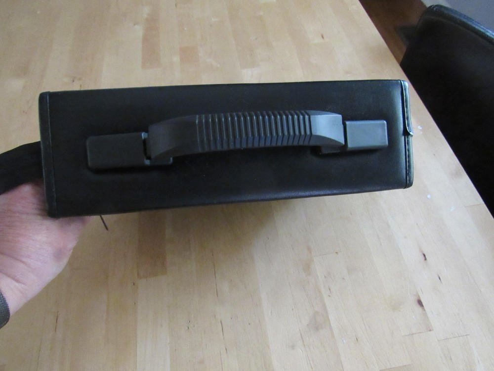 Xiong Ying CD DVD Case, 100 Capacity/ soft case Wallet.