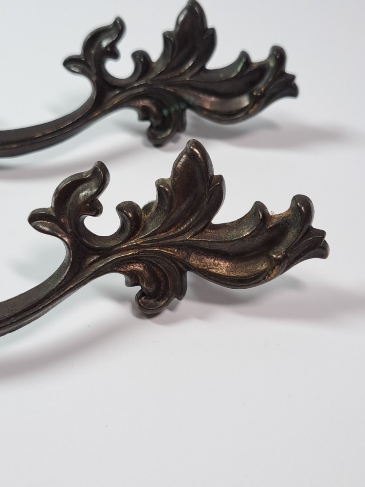 Set Of 2 French Provincial Style Leaf Drawer Pulls