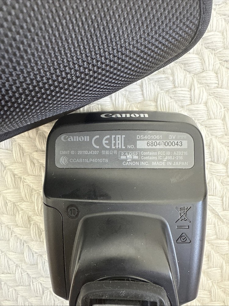 Canon ST-E3-RT Speedlite Transmitter with Case