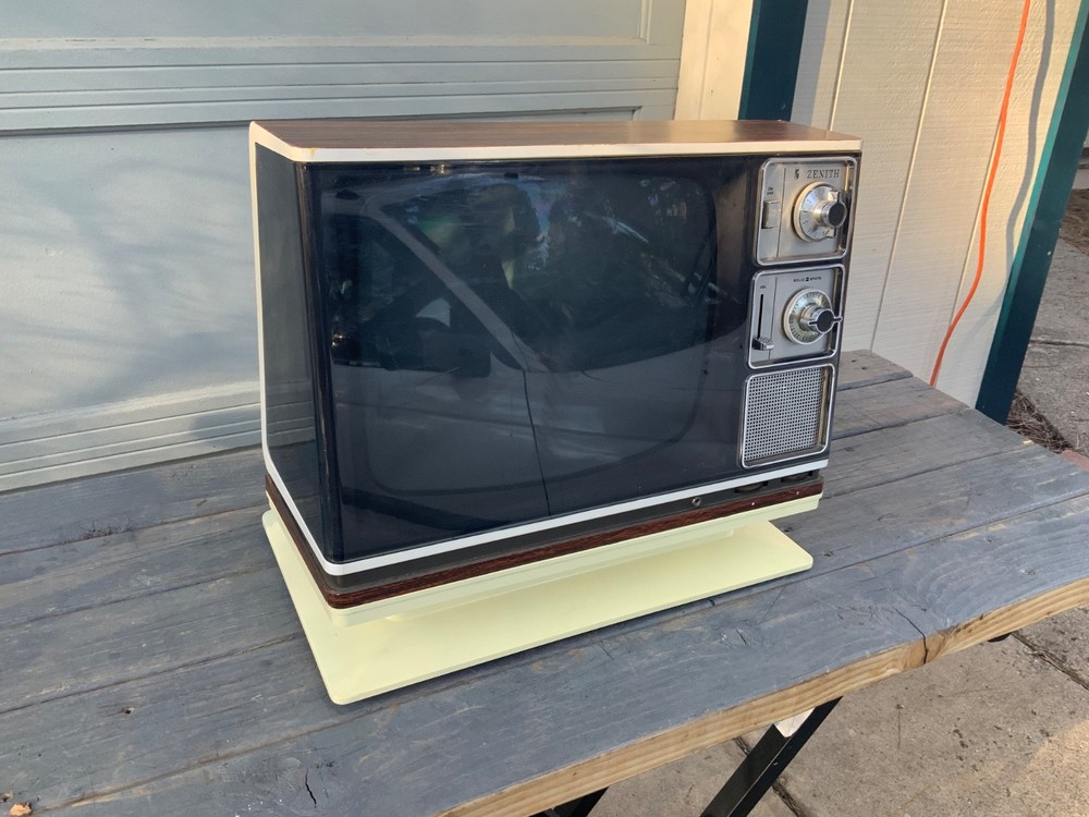 1976 Vintage Zenith Solid State TV Fully Working Retro