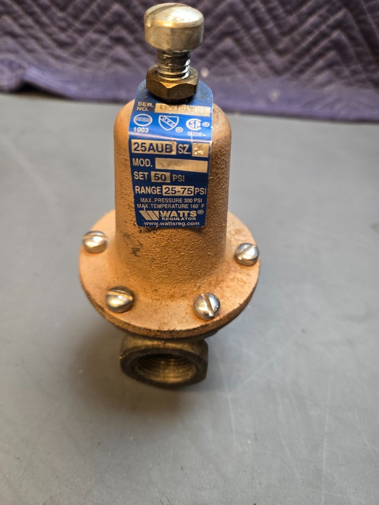 Watts water pressure Regulator 25AUB 3/4" Union connection on one end