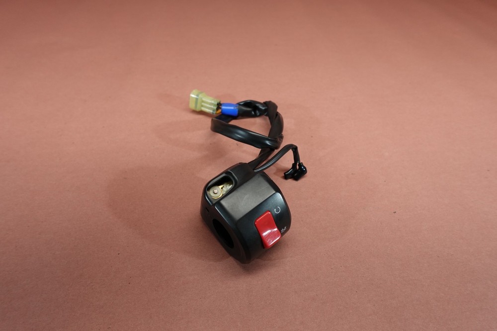 2017-2019 Kawasaki Z650 ER650 RIGHT HANDLEBAR STOP START KILL SWITCH