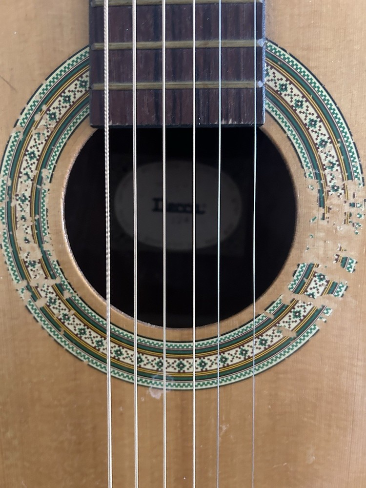 Decca Acoustic Guitar 124 New Strings