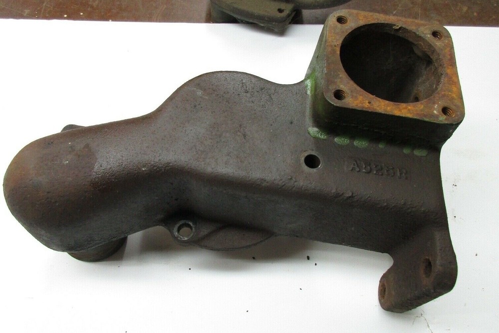 USED JOHN DEERE A TRACTOR VORTEX AIR CLEANER MANIFOLD ADAPTER BRACKET A526R