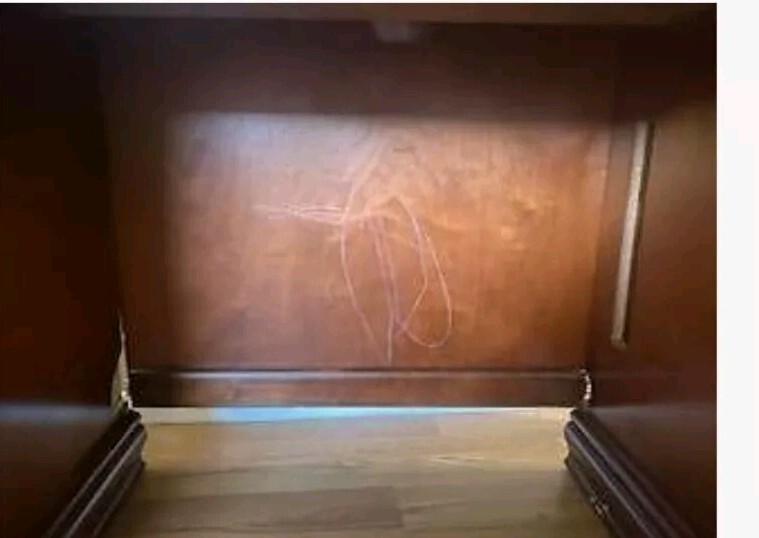 Cradenza / Desk With USB Power Center