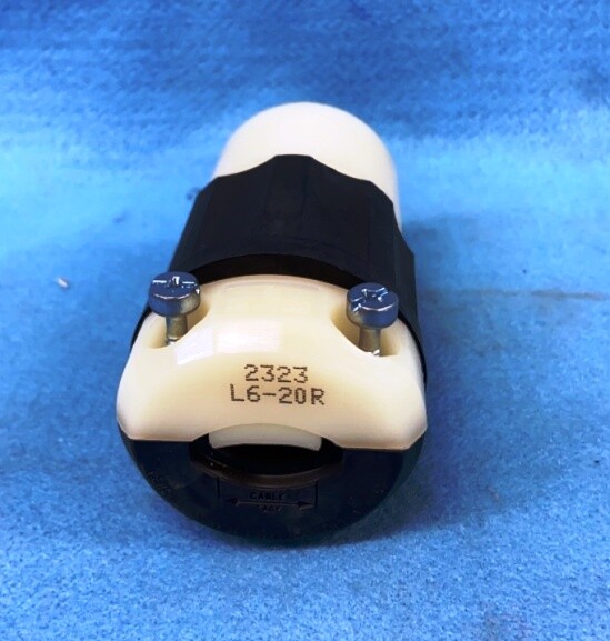 LEVITON 2323 2-POLE 3-WIRE GROUNDING CONNECTOR 20A-250V