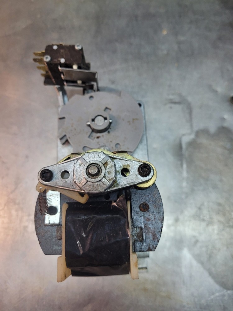 Dixie Narco Soda Vending Machine Single Column Vend Motor