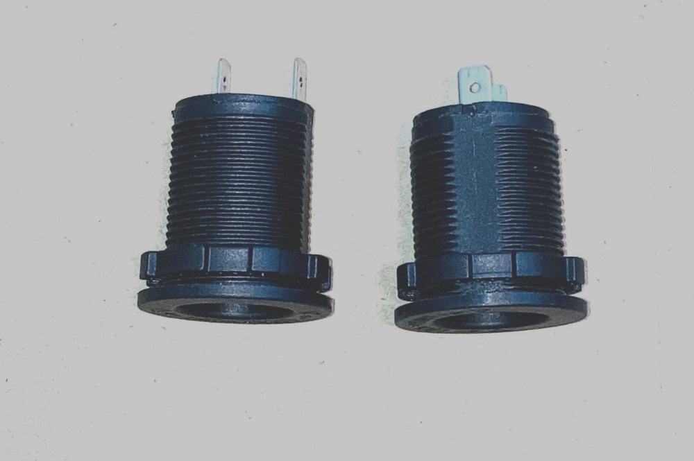 12-24 VOLT PANEL MOUNT AUTO LIGHTER SOCKET - EXCELLENT SELDOM USED CONDITION!