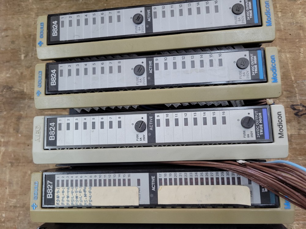 Gould Programmable Controller, Model AS-H819-100, 24vdc Output