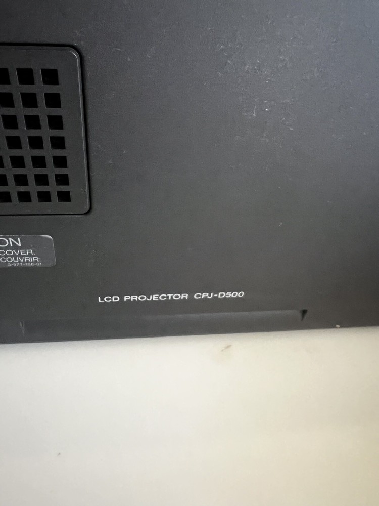 CPJ-D500 Sony LCD Projector w/ Case & Cables - Clean & Fully Functional!