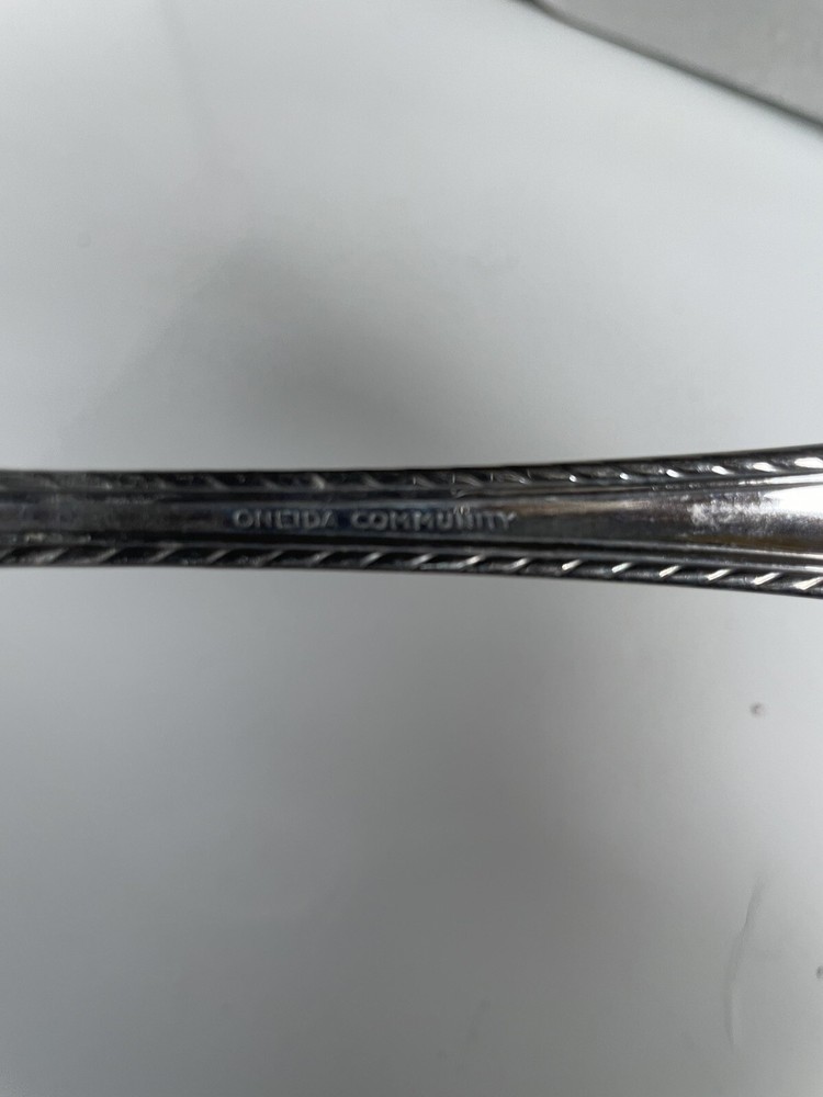 Oneida Silver plate Slotted Pie Cake Server