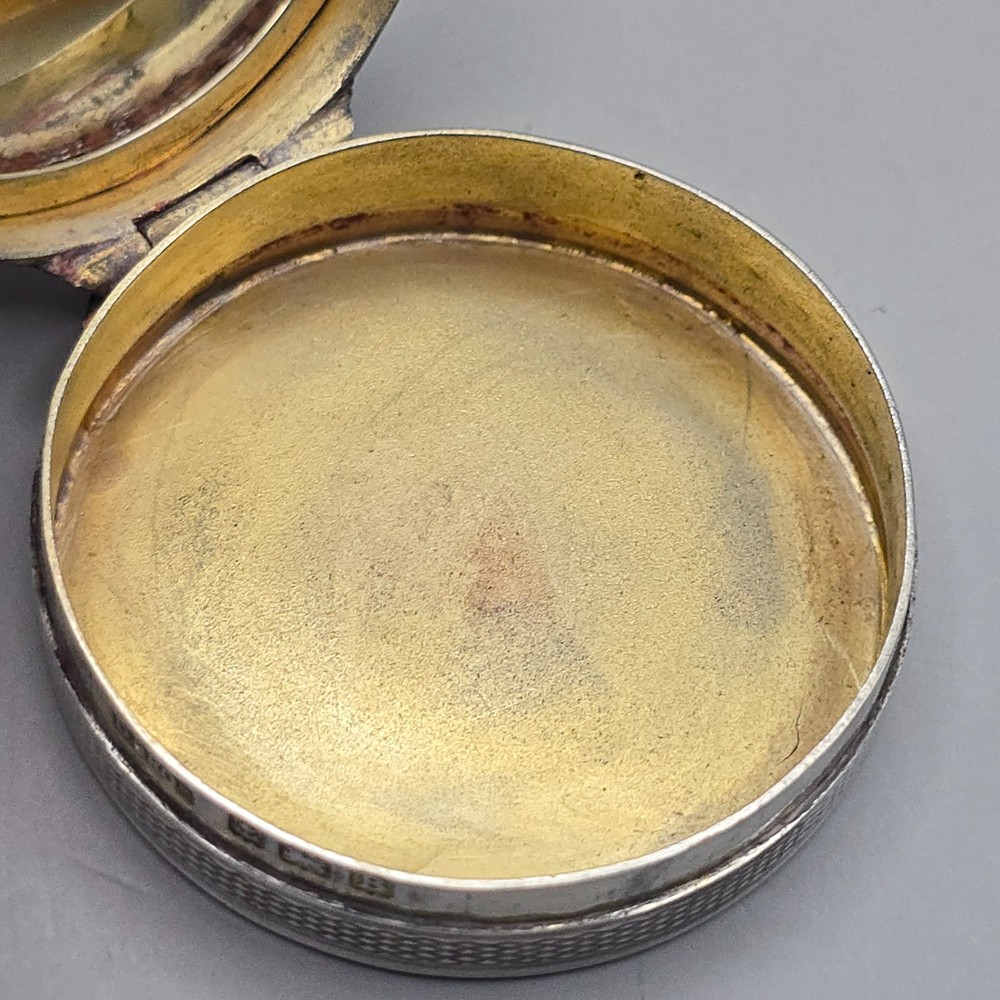 Antique Solid Silver Powder Compact by D Bros Birmingham 1926 – Engine Turned
