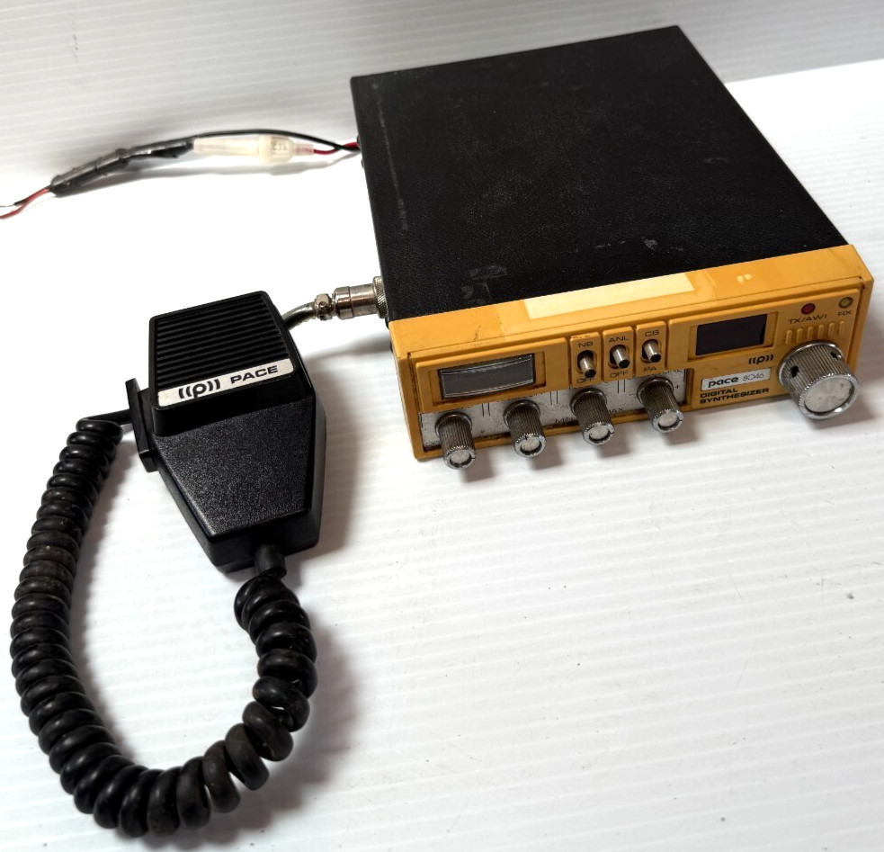 Vintage Pace 8046 CB Digital Synthesizer with Microphone Untested