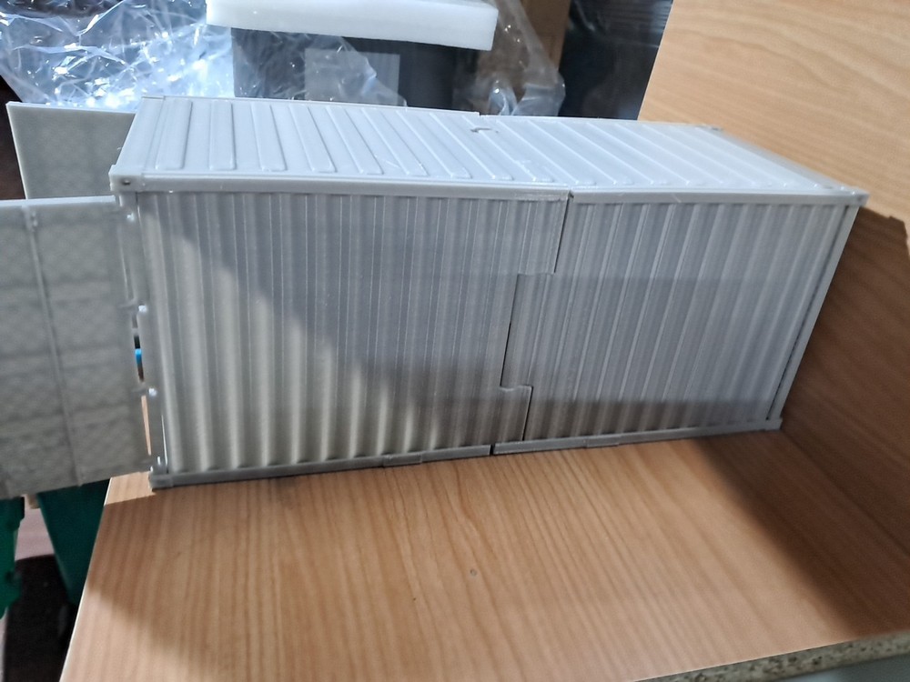Diorama Container Accessories 20 Ft 1/18
