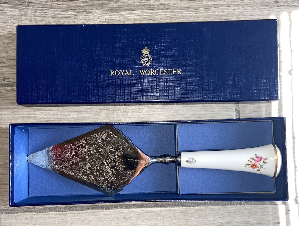 Royal Worcester Silver-Plated & Bone China Handle Cake Server