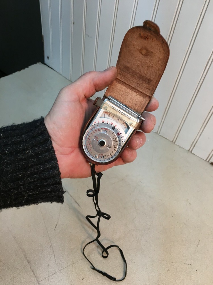 VINTAGE MICROTA PRO LIGHT EXPOSURE METER WITH LEATHER CASE JAPAN