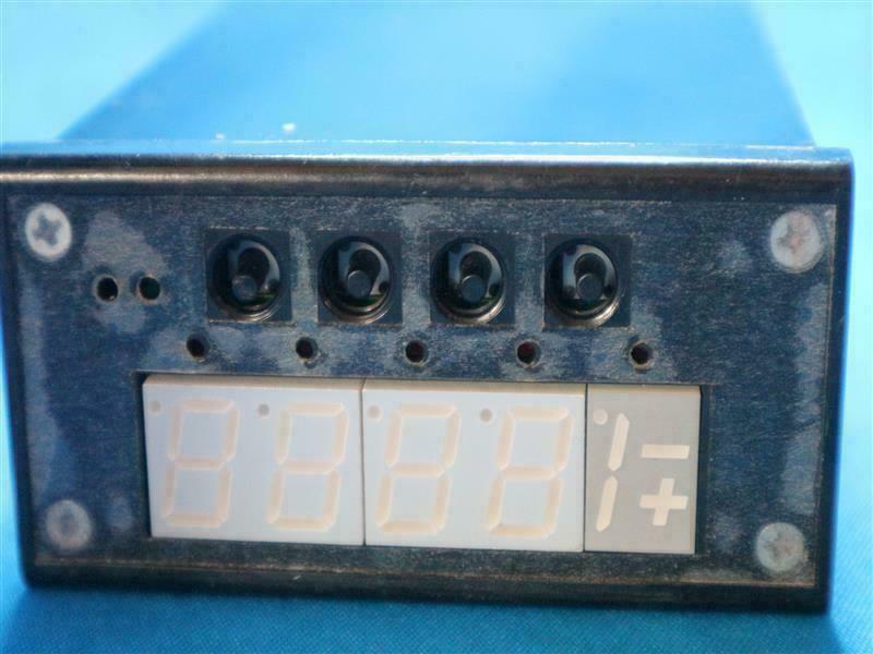 SM-10 SM10 Microprocessor Based Indicator w/ Missing Cover